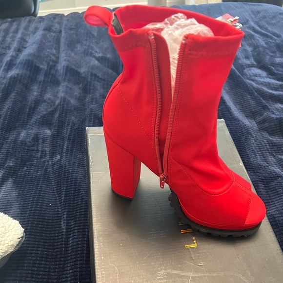Red satin peep toe ankle boot - Picture 2 of 4